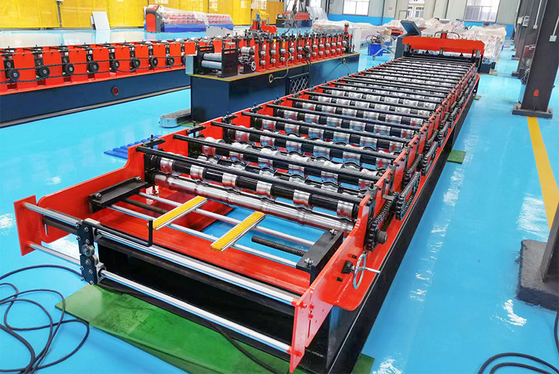 Hot Sale Automatic Color Steel Profile Metal Standard Euro Roof Tile Cold Roll Forming Machine Máquina formadora de rollos en frío de teja de techo estándar de metal de perfil de acero de color automático de venta caliente