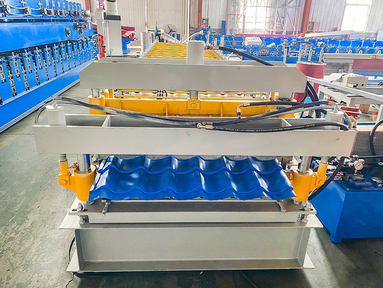 Automatic Control Double Layer Roll former (2) Formadora de rollos de doble capa con control automático (2)