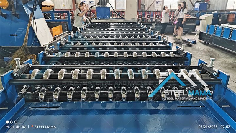 F&aacute;brica de m&aacute;quinas formadoras de l&aacute;minas de techo TR5