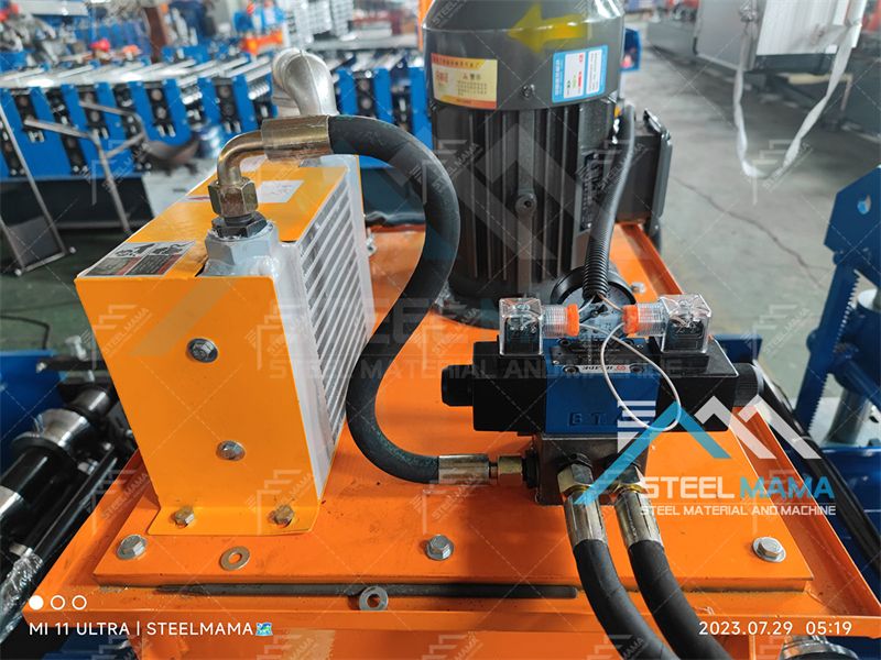 M&aacute;quina formadora de rollos de metal TR5