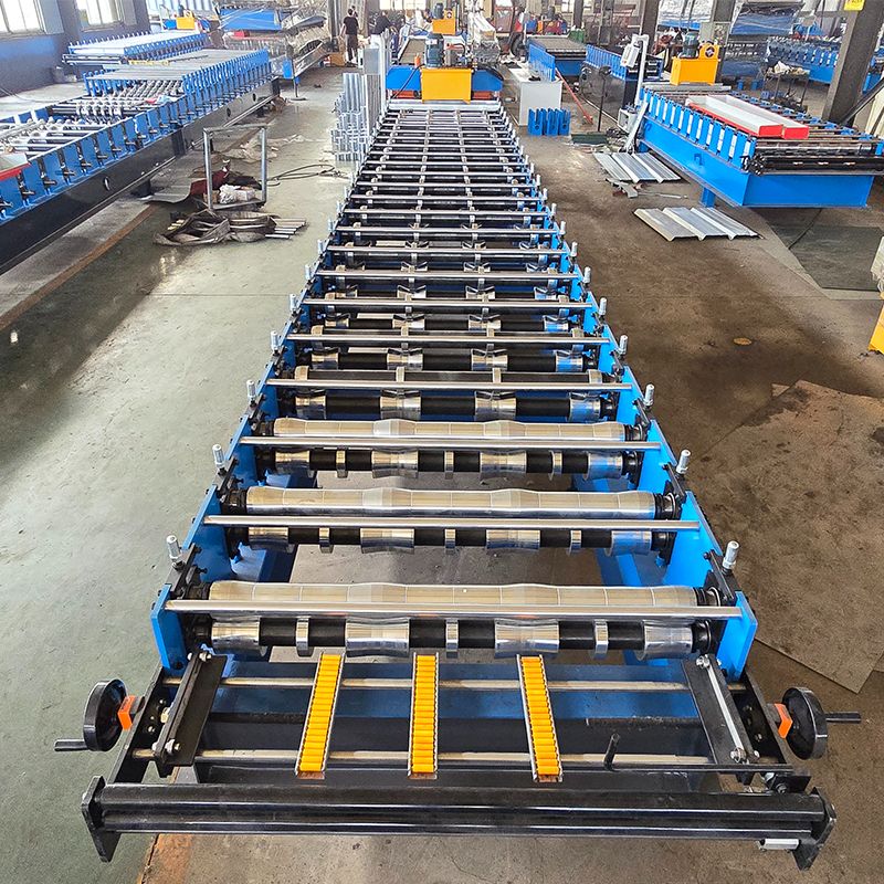 Chile Popular Long Lifespan PV4 Trapezoidal Roll rollos Máquina de formación de rollo con enrollamiento 