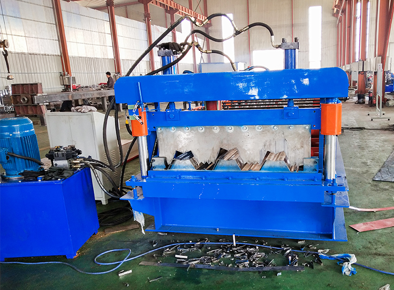 M&aacute;quina formadora de rollos para pisos de chapa de acero galvanizado de metal para personalizaci&oacute;n de f&aacute;brica