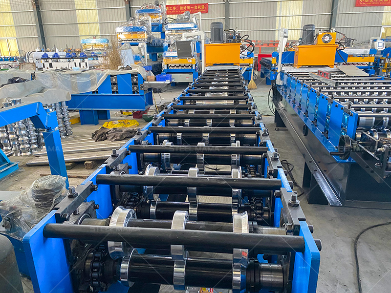 m&aacute;quina formadora de rollos de cumbrera de techo de acero de color