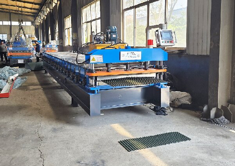 corrugated roofing machine.jpg