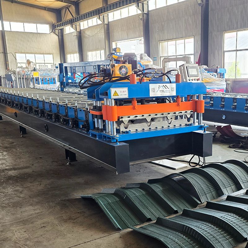 Chile Popular Long Lifespan PV4 Trapezoidal Roll rollos Máquina de formación de rollo con enrollamiento 