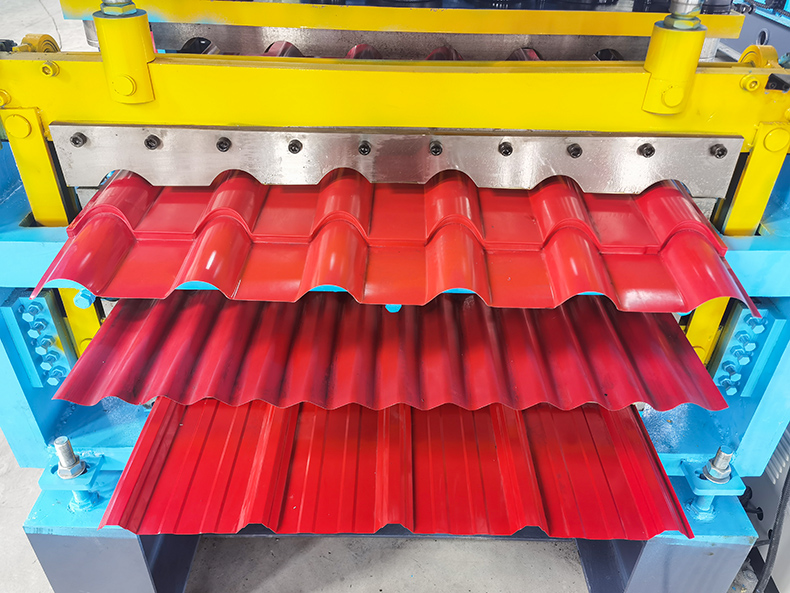 M&aacute;quina de l&aacute;minas para techos de tres capas (4)