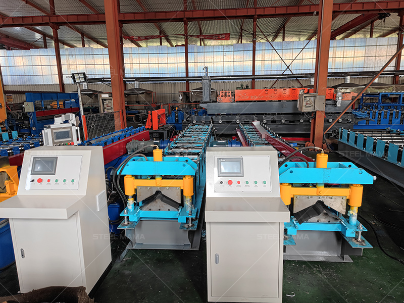 m&aacute;quina de tejas de cumbrera