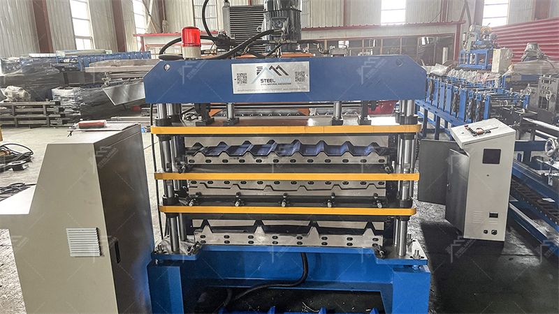 m&aacute;quina para fabricar techos de tres capas