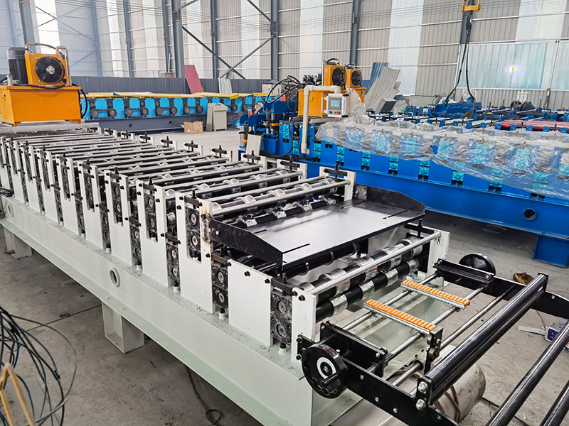 M&aacute;quina para techos de doble capa 840 y 900