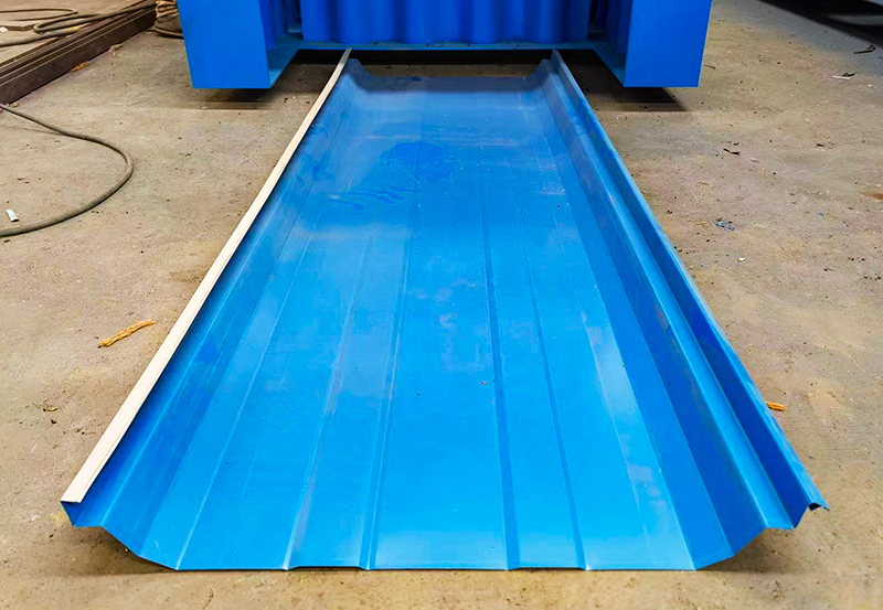 m&aacute;quina formadora de rollos de costura alzada con bloqueo autom&aacute;tico