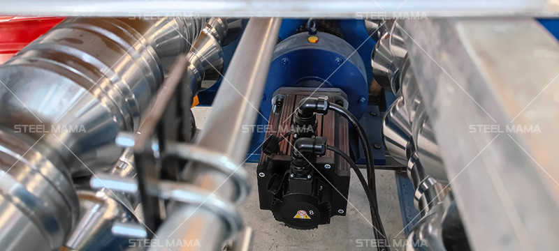 M&aacute;quina perfiladora de tejas escalonadas