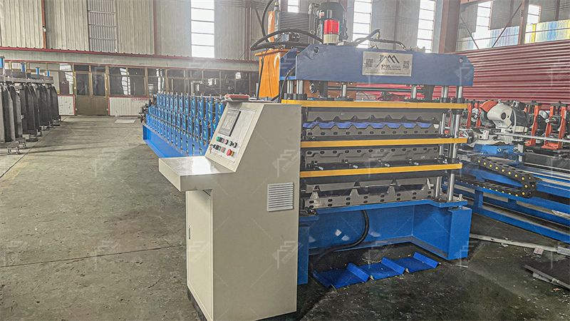 M&aacute;quina formadora de rollos de triple capa