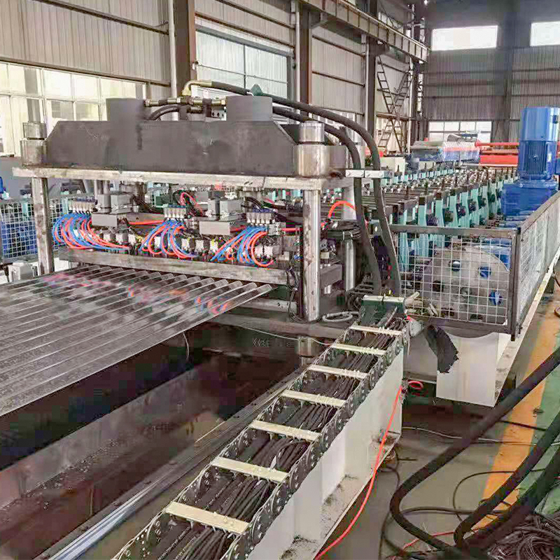 Máquina formadora de rollos de lámina de pared de silo de almacenamiento de grano corrugado de acero galvanizado de metal para panel lateral de molino de silo