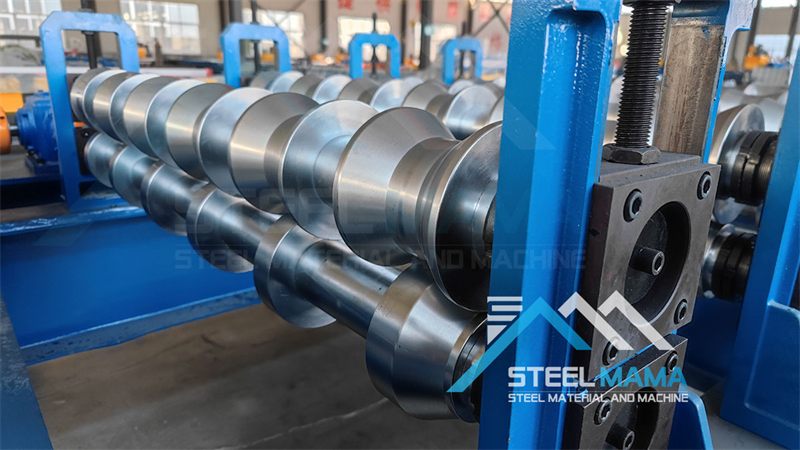 L&iacute;nea de perfilado de paneles de techo trapezoidales