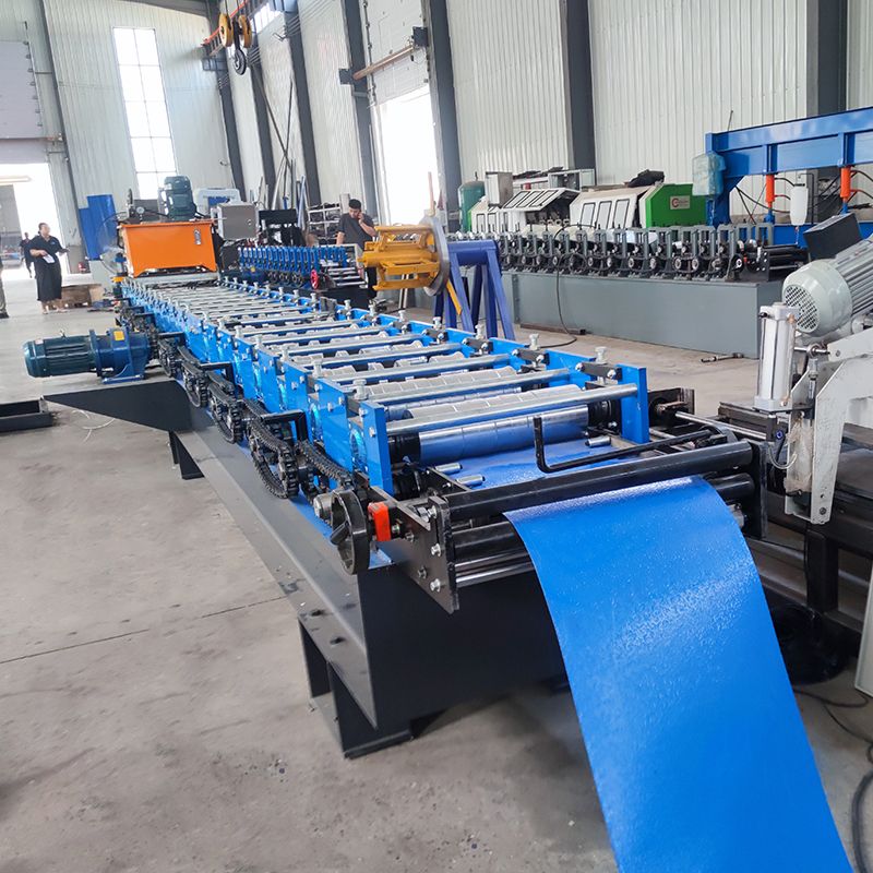 Suministro de fábrica Máquina de formación de rollo de techo de costura estante fácil para Ghana