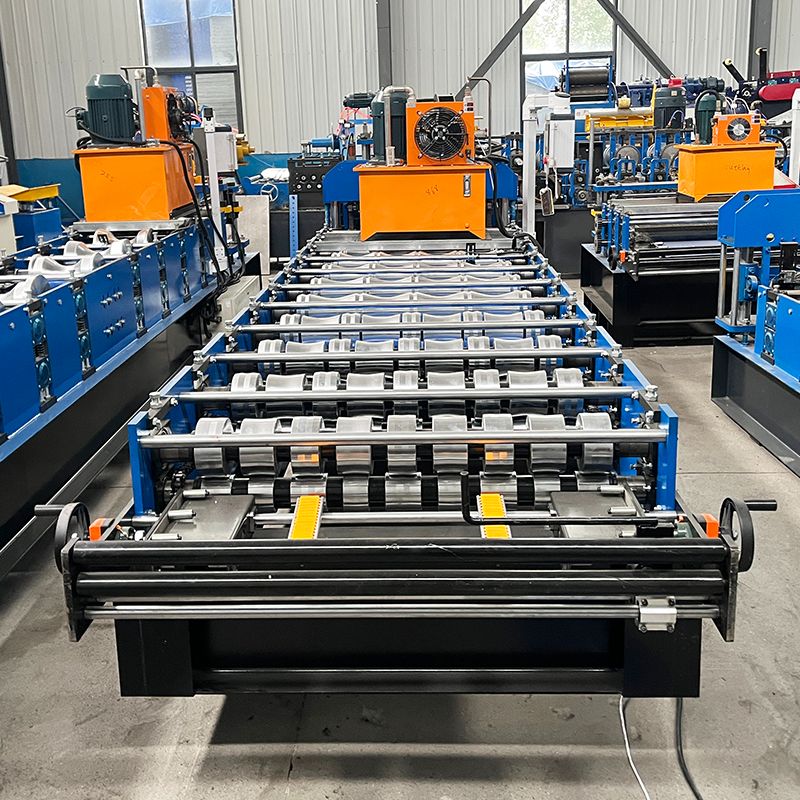Sudán del Sur de alta eficiencia de alta eficiencia 868 Máquina de formación de rollo de techo de azulejos