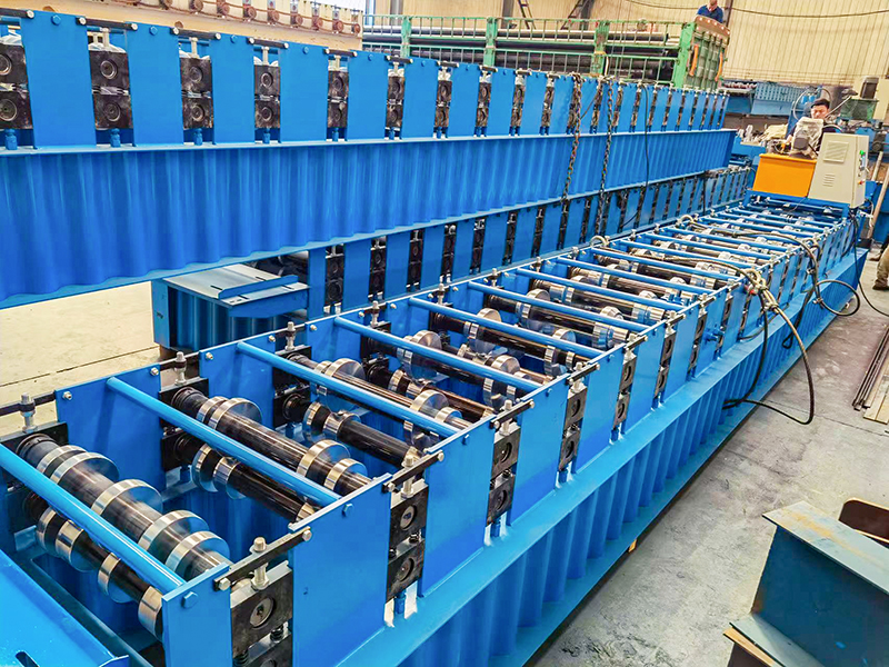 m&aacute;quina de techo autoblocante (2)