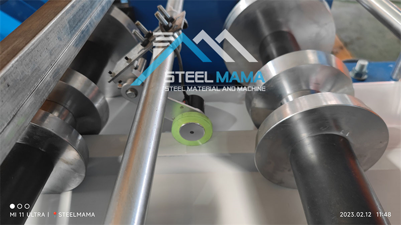 m&aacute;quina formadora de cumbrera de acero