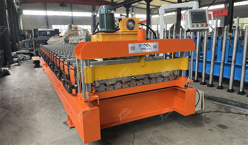 M&aacute;quina formadora de rollos de l&aacute;minas para techos trapezoidales