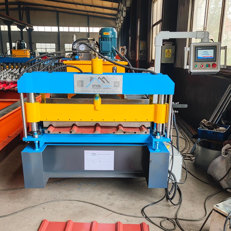 Chile Popular High Performance 840 Trapezoidal Roll Roll Máquina de formación