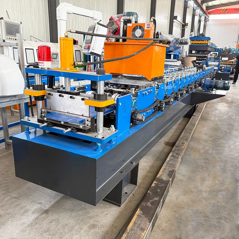 Suministro de fábrica Máquina de formación de rollo de techo de costura estante fácil para Ghana