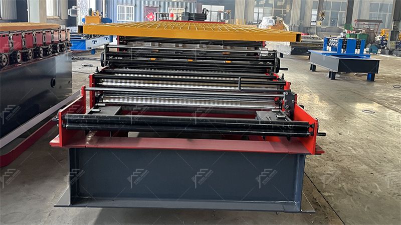 M&aacute;quina perfiladora de l&aacute;minas de techo corrugado