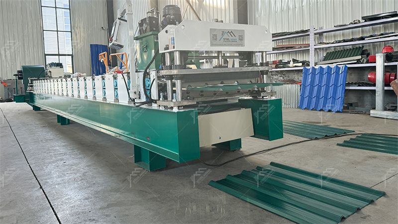 M&aacute;quina perfiladora de l&aacute;minas de techo trapezoidal 750