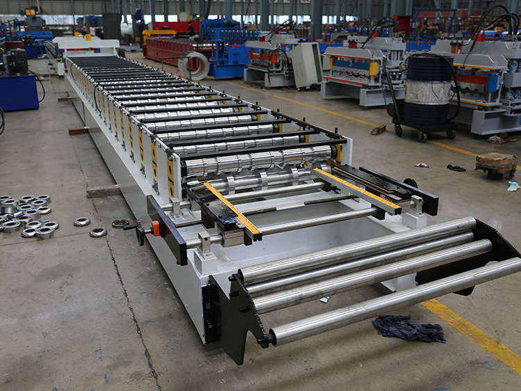 m&aacute;quina de l&aacute;minas de techo de tejas esmaltadas ibr