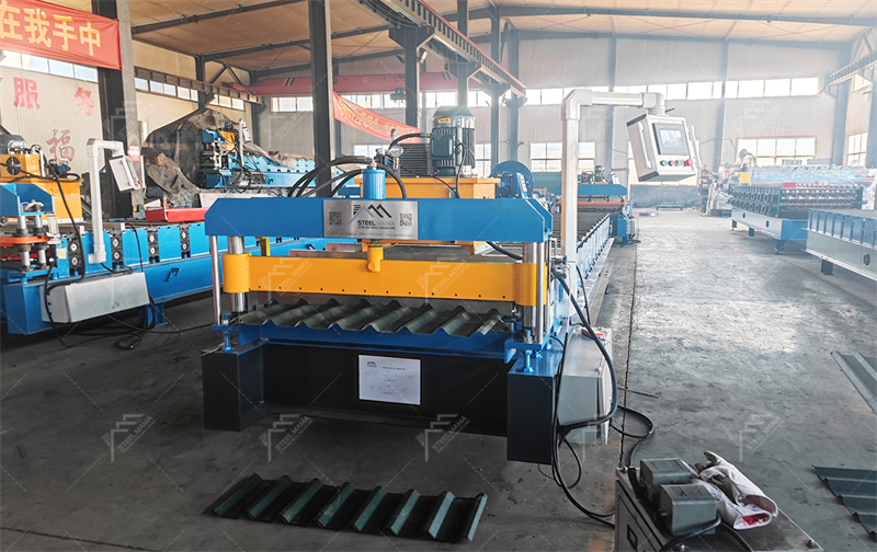 M&aacute;quina formadora de rollos de l&aacute;minas para techos trapezoidales R101