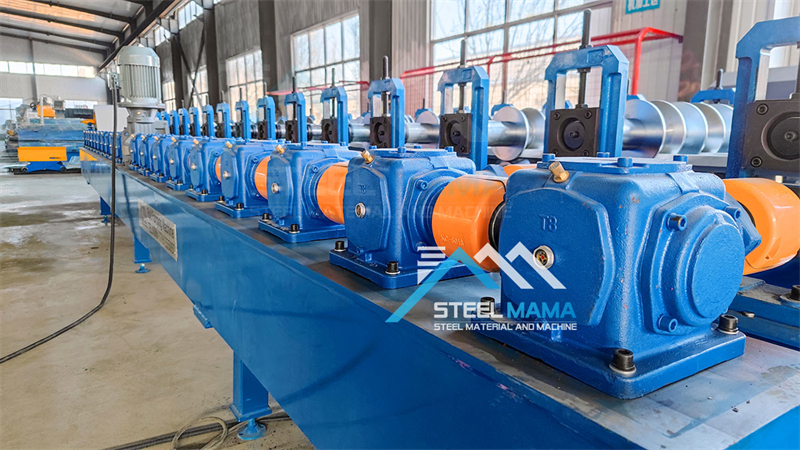 M&aacute;quina para fabricar l&aacute;minas de metal trapezoidal para techos