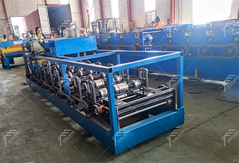 KR18 M&aacute;quina de paneles de costuras en pie