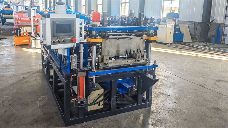 M&aacute;quina port&aacute;til de l&aacute;minas para techos de pie