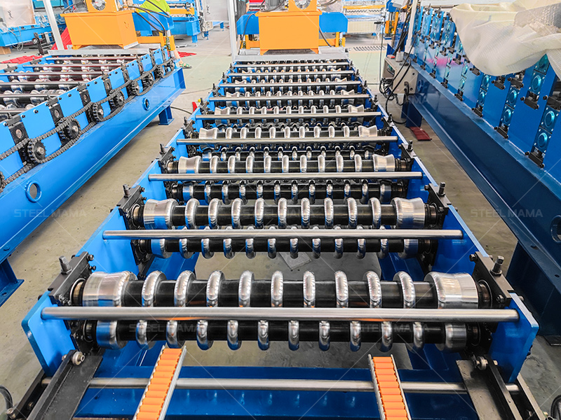 M&aacute;quina autom&aacute;tica para fabricar l&aacute;minas de techo corrugado de acero de color