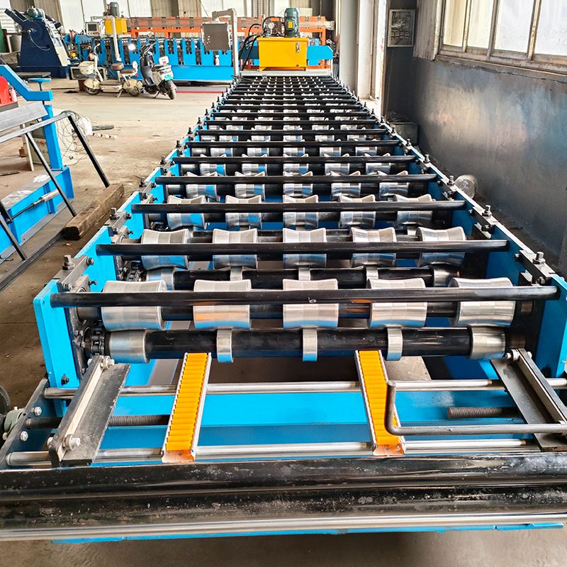 Máquina de chapa de techo trapezoidal 686 de metal rentable de alta eficiencia popular de Zimbabwe