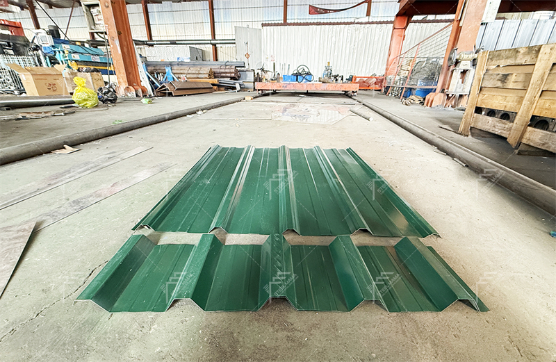 820 M&aacute;quina de techo trapezoidal