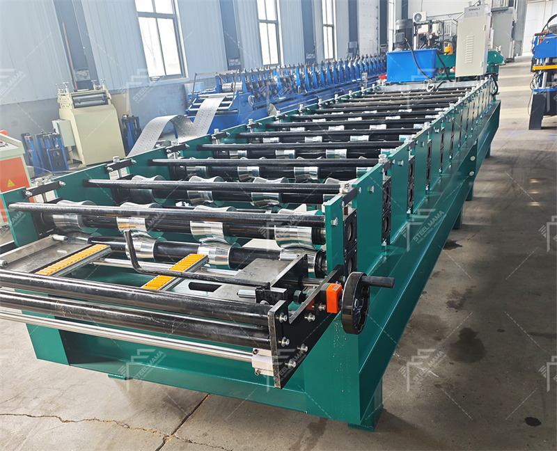 M&aacute;quina de fabricaci&oacute;n de techos Machine 