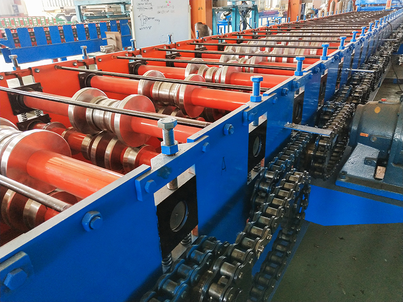 M&aacute;quina formadora de rollos para pisos de chapa de acero galvanizado de metal para personalizaci&oacute;n de f&aacute;brica