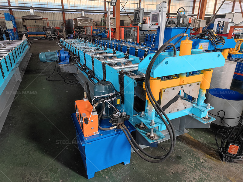 M&aacute;quina de acero para tapas de cumbrera