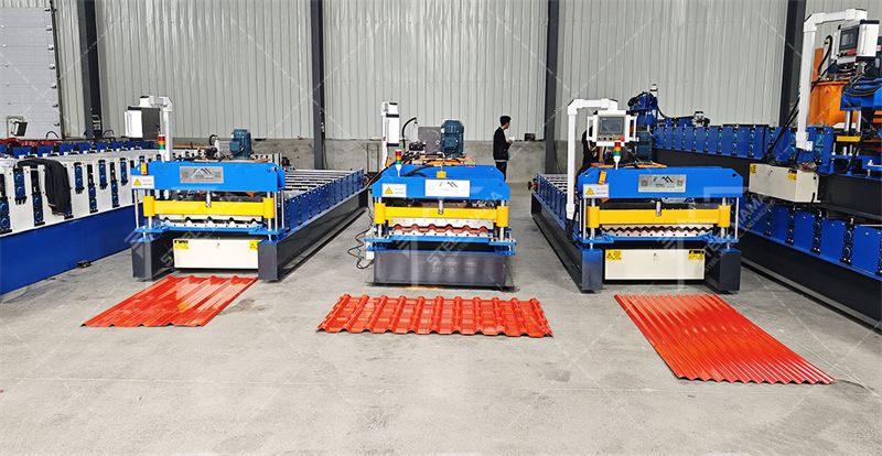 equipo formado por l&aacute;minas de paneles para techos vidriados