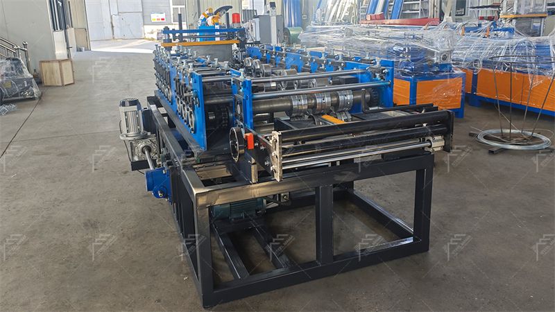 F&aacute;brica port&aacute;til de m&aacute;quinas para techos con junta alzada