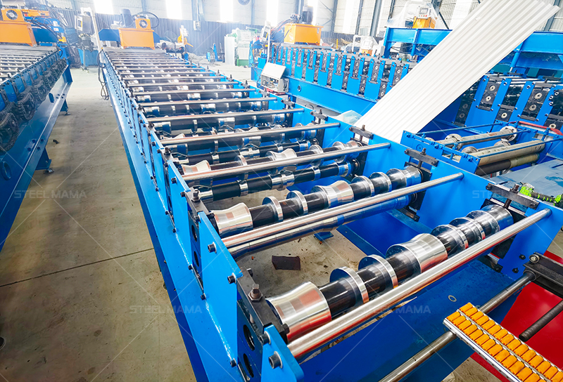 M&aacute;quina formadora de rollos de l&aacute;mina de techo trapezoidal