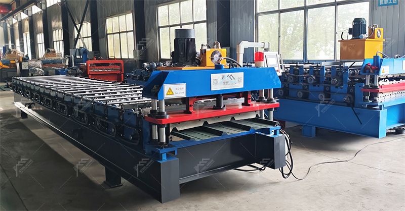 M&aacute;quina formadora de rollos de paneles de techo de metal trapezoidal