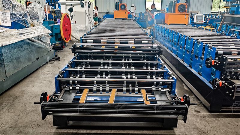 m&aacute;quina formadora de rollos de doble capa para techos