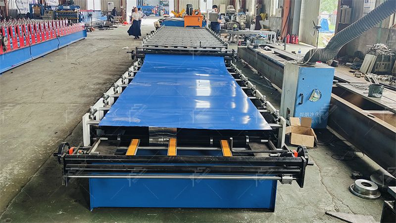 m&aacute;quina para fabricar techos de doble capa