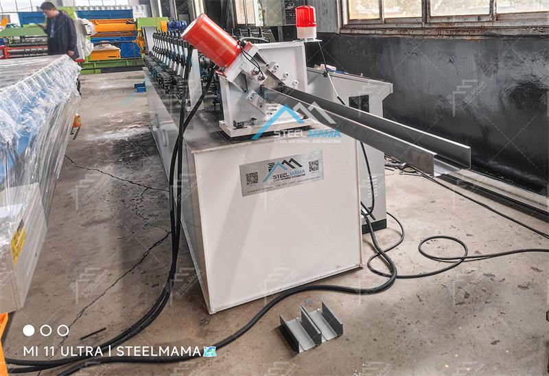 m&aacute;quina formadora de correas para paneles de techo c