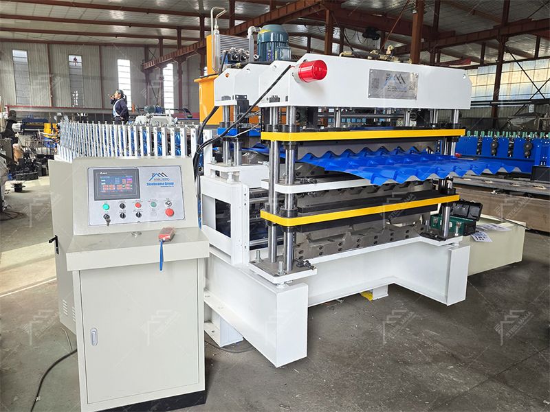 M&aacute;quina de formaci&oacute;n de tres cubiertas de tres cubiertas de 