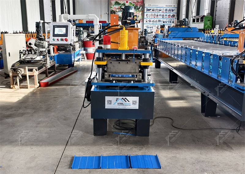 M&aacute;quina formadora de rollos de l&aacute;minas para techos con autobloqueo