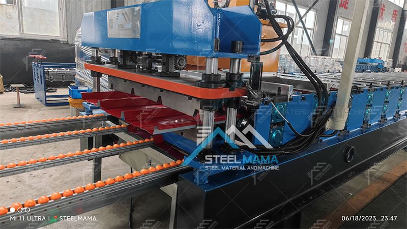 M&aacute;quina formadora de rollos de l&aacute;mina de techo trapezoidal TR4