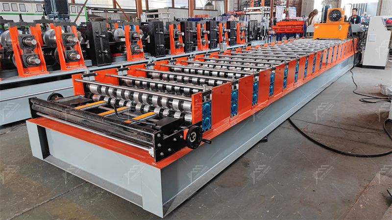 M&aacute;quina para fabricar l&aacute;minas para techos de tejas zee esmaltadas