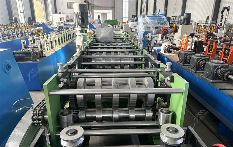 M&aacute;quina formadora de correas de acero 